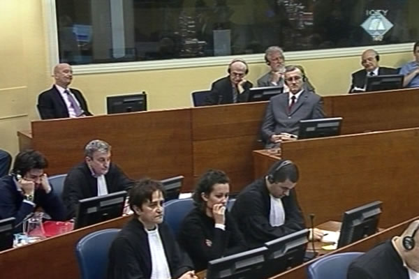 Jadranko Prlic, Milivoj Petkovic, Bruno Stojic, Slobodan Praljak, Valentin Coric i Berislav Pusic in the courtroom
