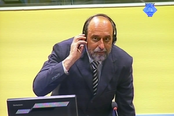 Goran Hadzic in the courtroom Goran Hadzic in the courtroom