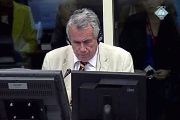 Martin Bell, witness at the Ratko Mladic trial Martin Bell, witness at the Ratko Mladic trial