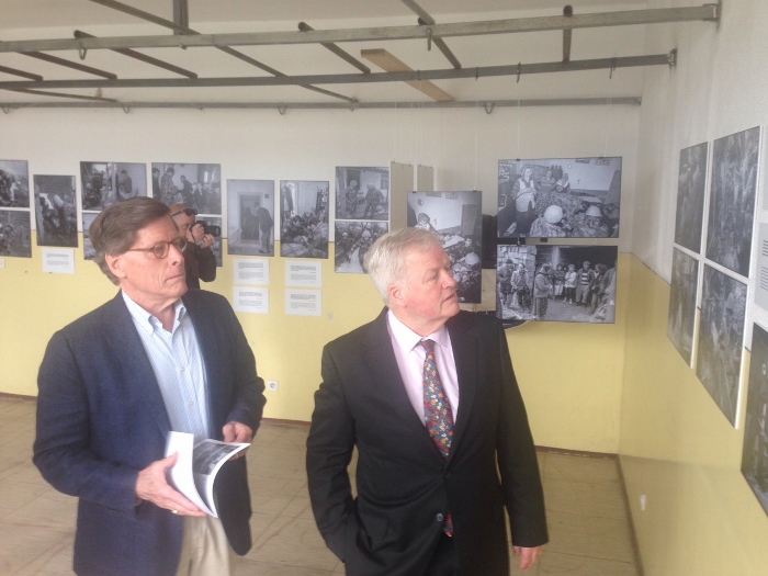 Mark Harmon and Bob Stewart at the opening of the exhibition in Ahmići