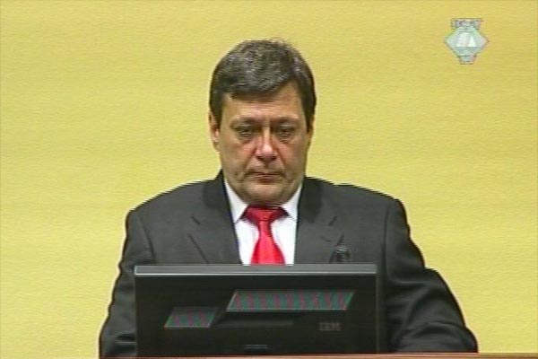 Dragan Zelenovic in the courtroom