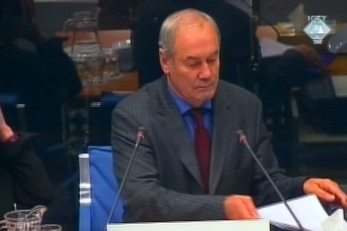 Leonid Ivasov, defense witness for Milosevic Leonid Ivasov, defense witness for Milosevic