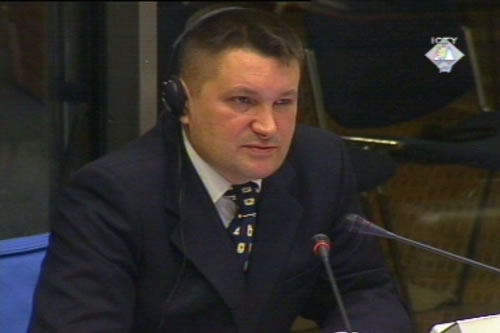 Mladen Loncar, witness at the Milan Babic trial Mladen Loncar, witness at the Milan Babic trial