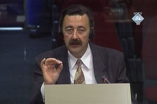 Predrag Drinic, witness at the Vidoje Blagojevic trial