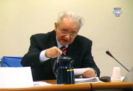 Slobodan Milosevic in the courtroom