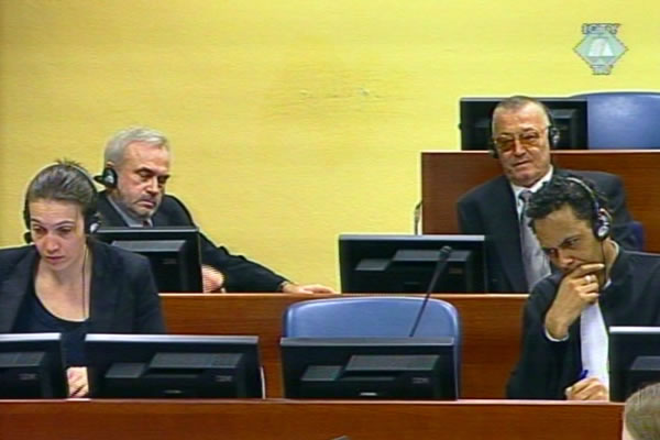 Jovica Stanisic i Franko Simatovic in the courtroom