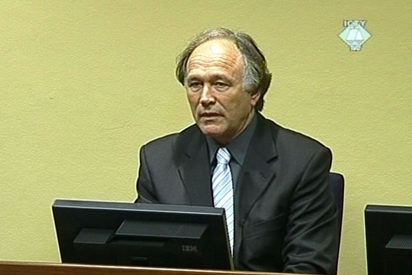 Vlastimir Djordjevic in the courtroom