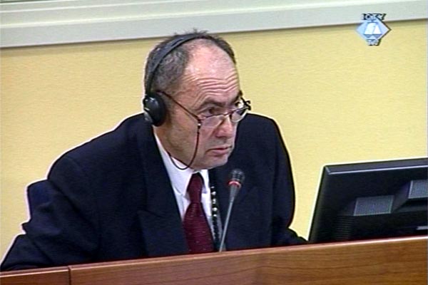 Zdravko Tolimir in the courtroom